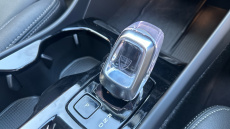 Volvo XC40 2.0 B4P Ultra Dark 5dr Auto Petrol Estate